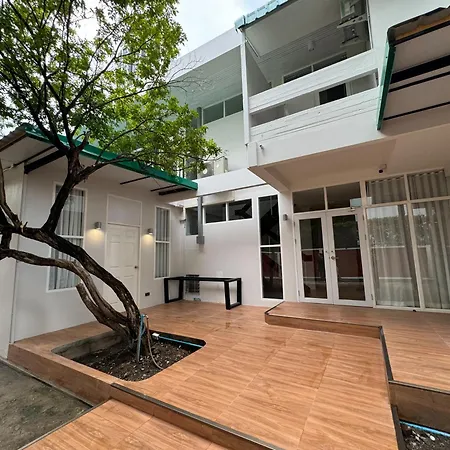 Em Home Sukhumvit Bangkok - Near Terminal 21, Em District Malls, Bts And Mrt Lines