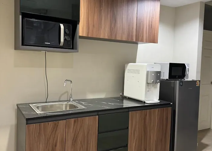 Hotel Em Sukhumvit - Near Terminal 21, Em District Malls, Bts And Mrt Lines 3*