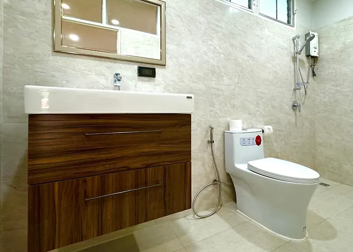 Em Sukhumvit - Near Terminal 21, Em District Malls, Bts And Mrt Lines 3*