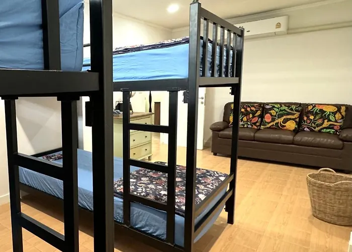 Hotel Em Sukhumvit - Near Terminal 21, Em District Malls, Bts And Mrt Lines Bangkok