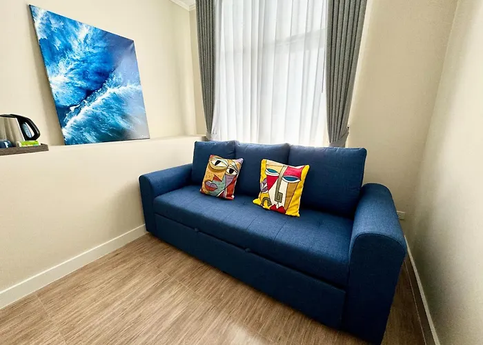 Hotel Em Sukhumvit - Near Terminal 21, Em District Malls, Bts And Mrt Lines Bangkok