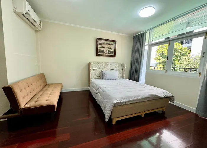 Hotel Em Sukhumvit - Near Terminal 21, Em District Malls, Bts And Mrt Lines