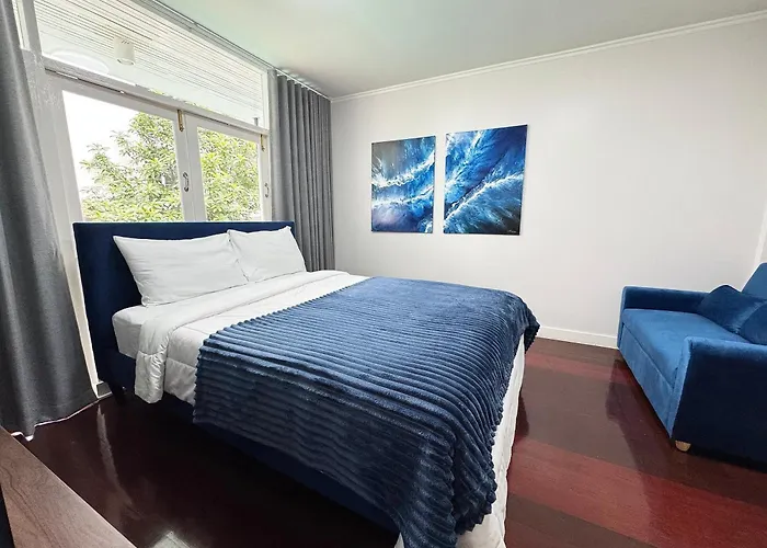 Hotel Em Sukhumvit - Near Terminal 21, Em District Malls, Bts And Mrt Lines 3*