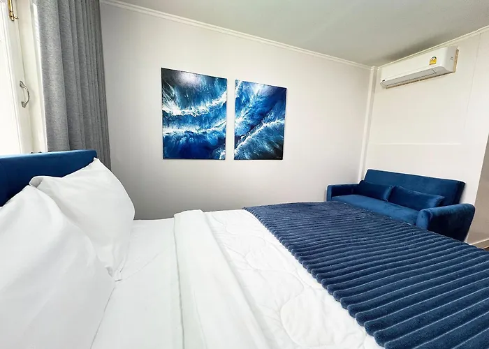 Hotel Em Sukhumvit - Near Terminal 21, Em District Malls, Bts And Mrt Lines