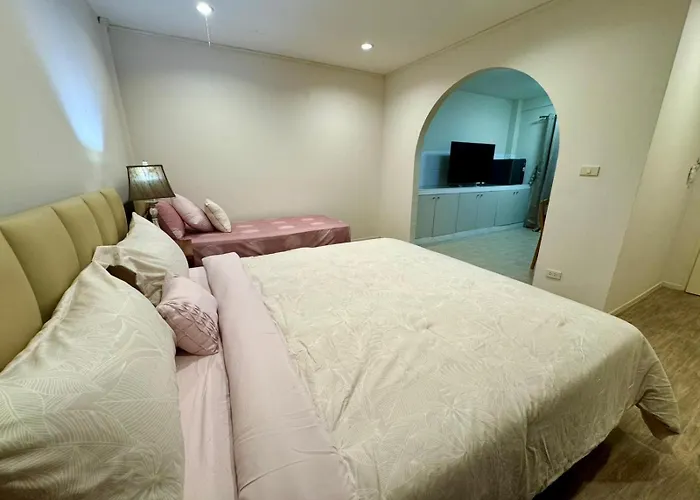 Em Sukhumvit - Near Terminal 21, Em District Malls, Bts And Mrt Lines Bangkok