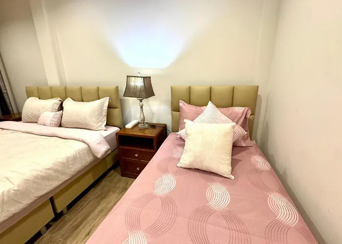 Hotel Em Sukhumvit - Near Terminal 21, Em District Malls, Bts And Mrt Lines Bangkok