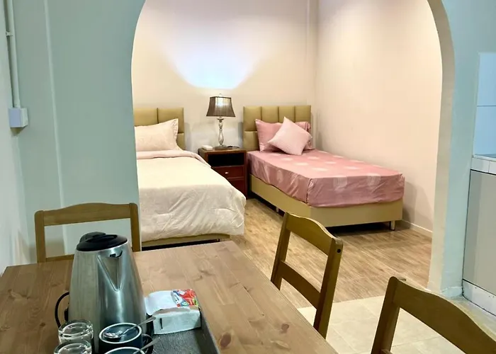 Hotel Em Sukhumvit - Near Terminal 21, Em District Malls, Bts And Mrt Lines
