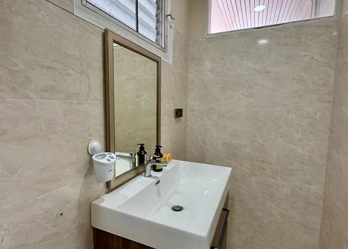 Em Sukhumvit - Near Terminal 21, Em District Malls, Bts And Mrt Lines Hotel