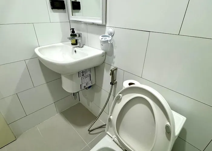 Hotel Em Sukhumvit - Near Terminal 21, Em District Malls, Bts And Mrt Lines Bangkok